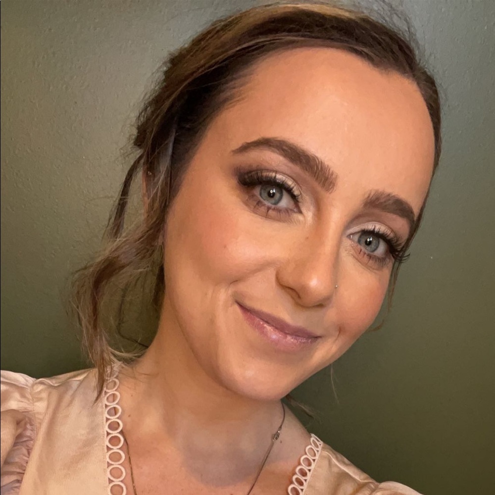 Meet your Posher, Nicole